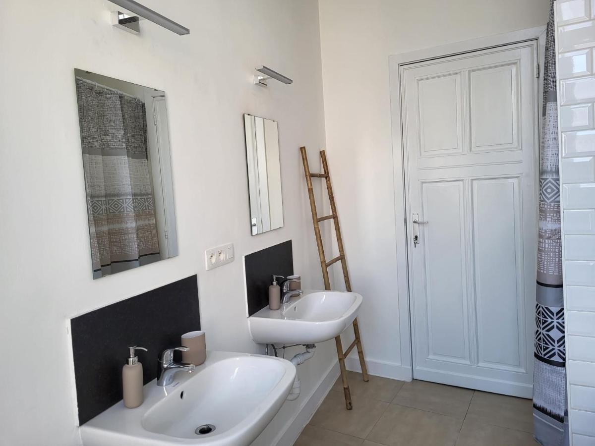 Brussels Bed & Blockchain Private With Shared Bathroom Etterbeek