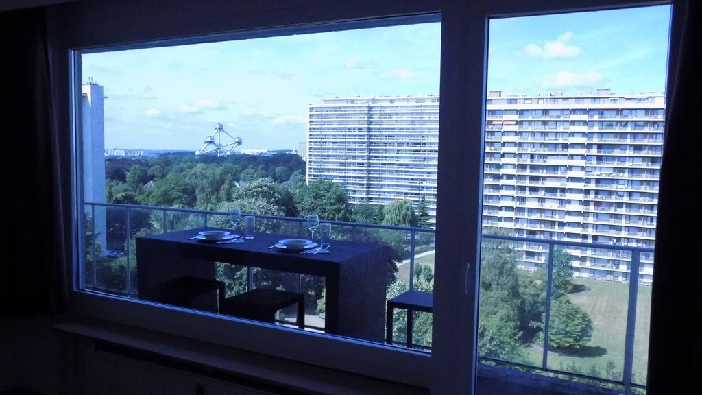 Atomium Apartment