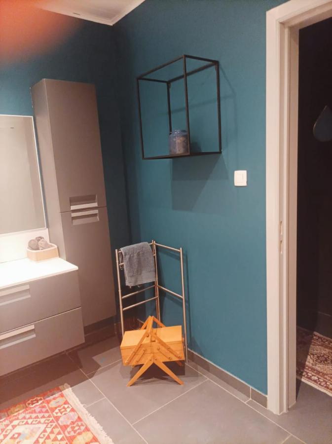 Bright Loft Close To Downtown Apartment *