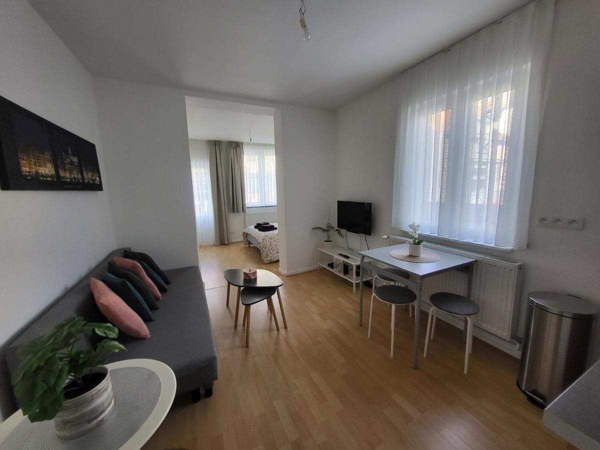 Alicia, Idealement Situe Etterbeek