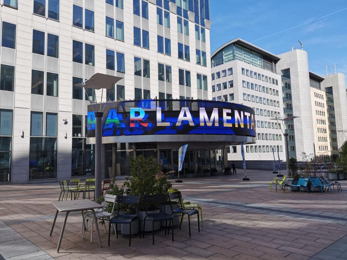 Design Europarlament With Private Terrace Appartement
