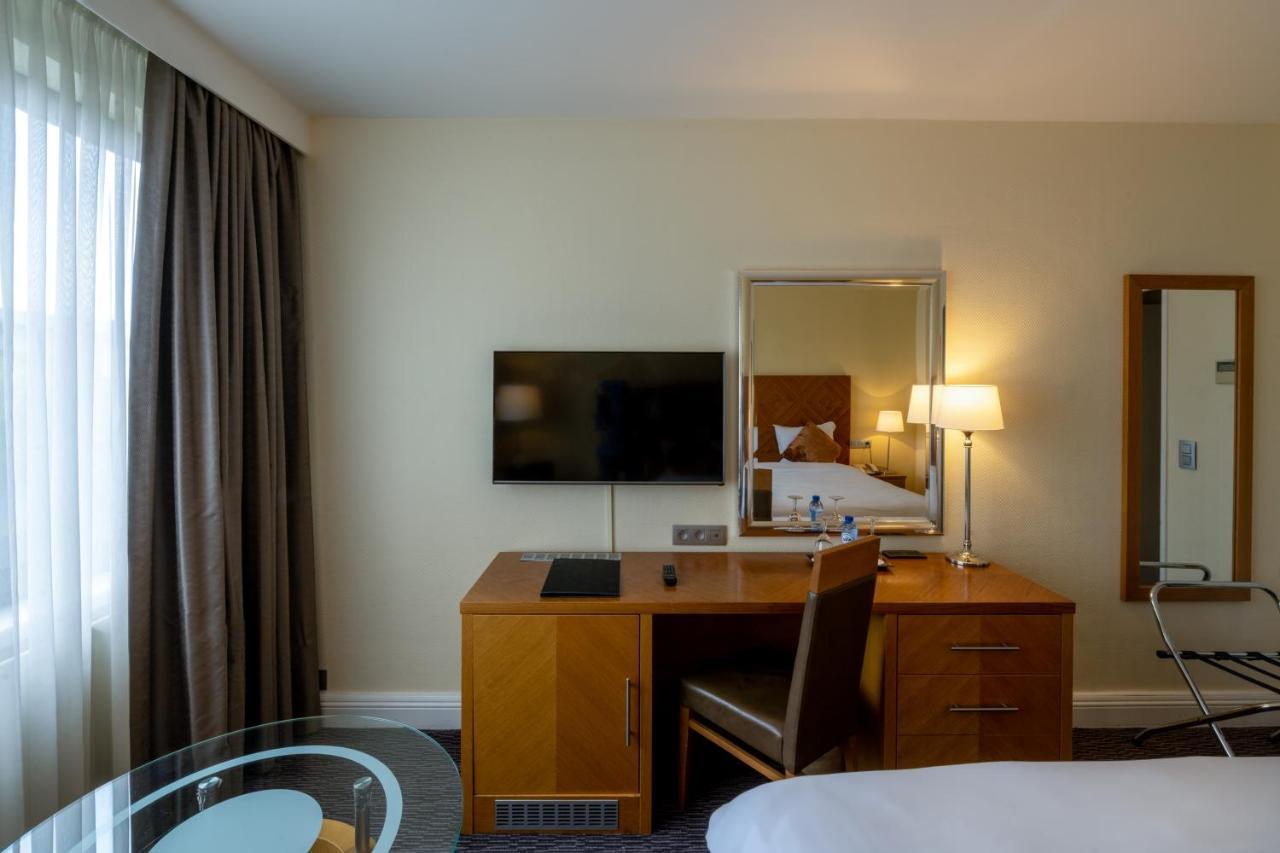 Gresham Belson 4*