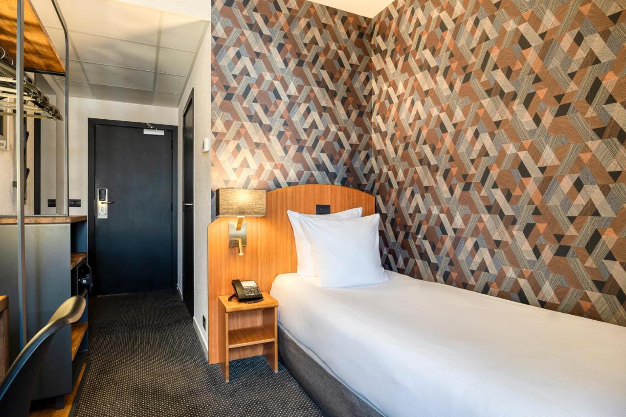 Aris Grand Place Hotel