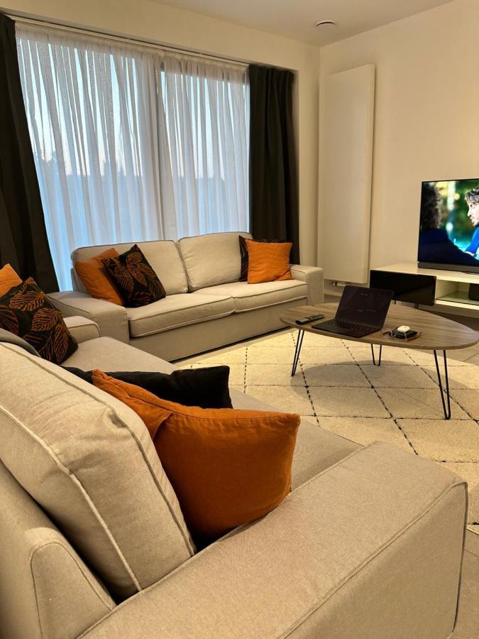Canal View One Bedroom Flat * Brussels