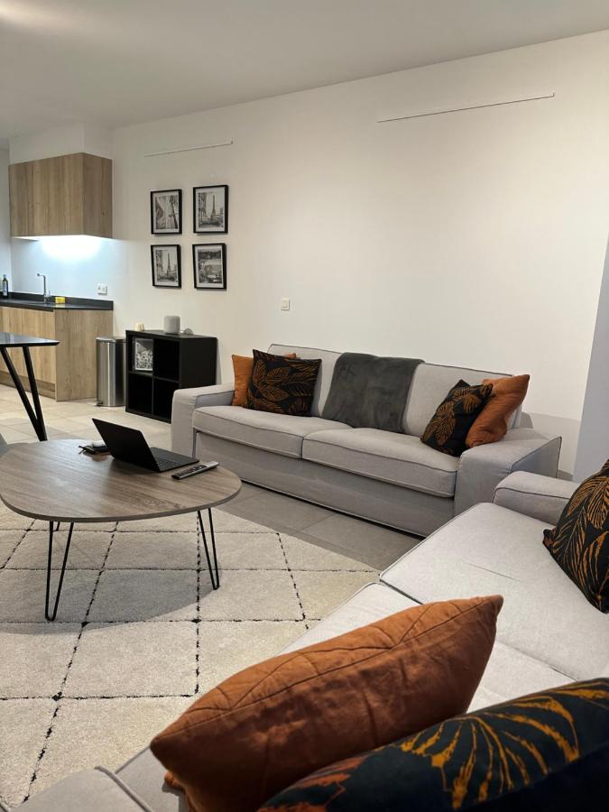 Canal View One Bedroom Flat Brussels