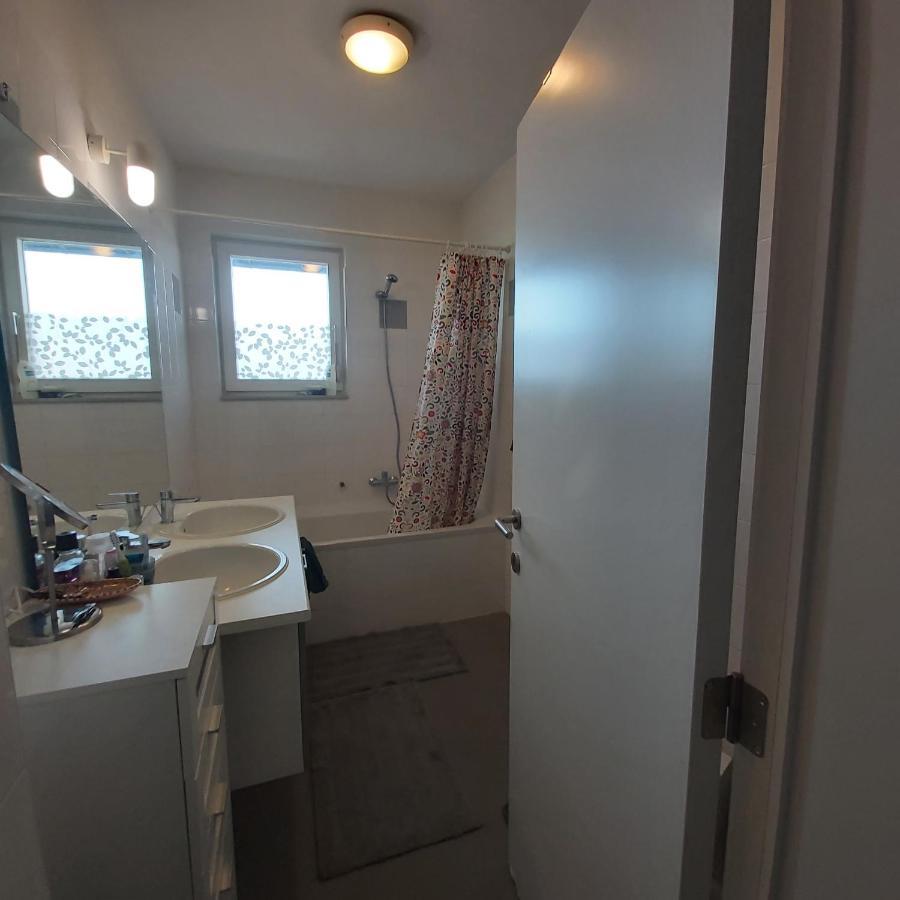 And Balcony With Canal View - Shared Bathroom * Brussels