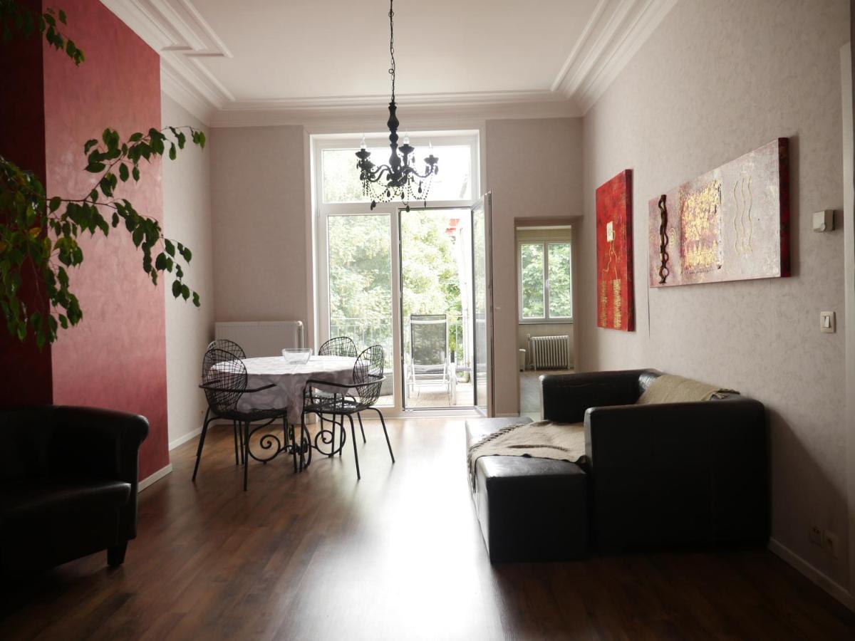 Loft Atypique Avec Terrasse Apartamento Bruxelas
