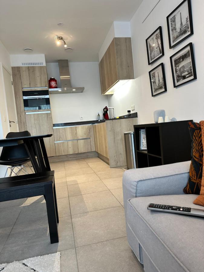 Apartment Canal View One Bedroom Flat Brussels