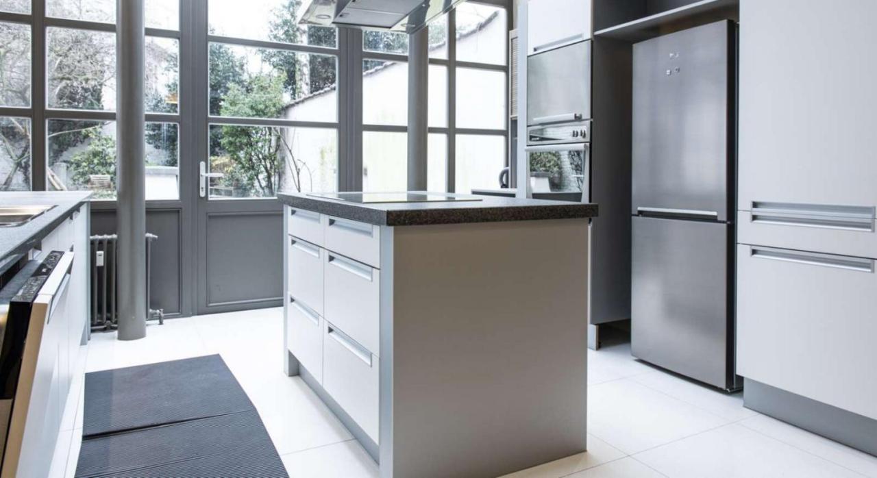 Chic 3-bedroom For Rent To Professionals In Ixelles *
