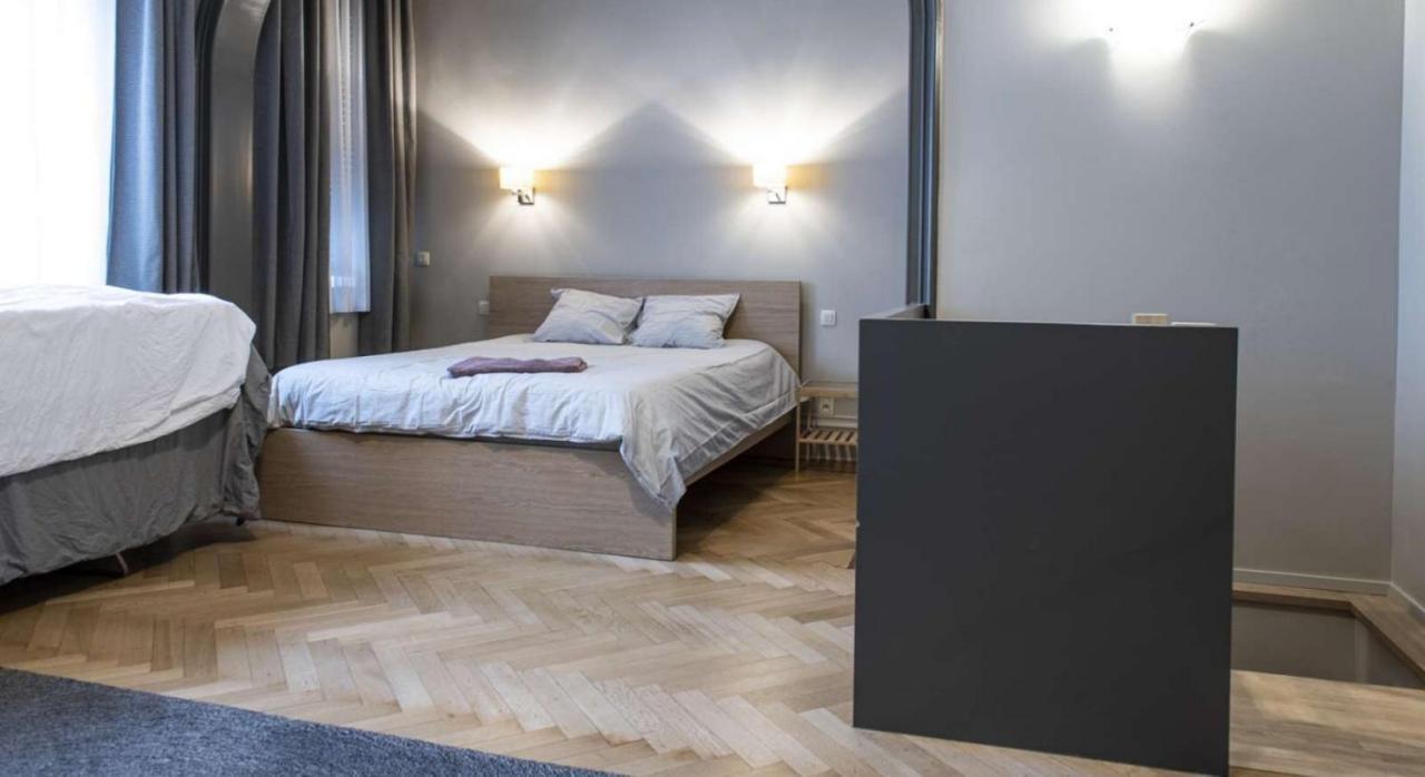 Chic 3-bedroom For Rent To Professionals In Ixelles * Brussels