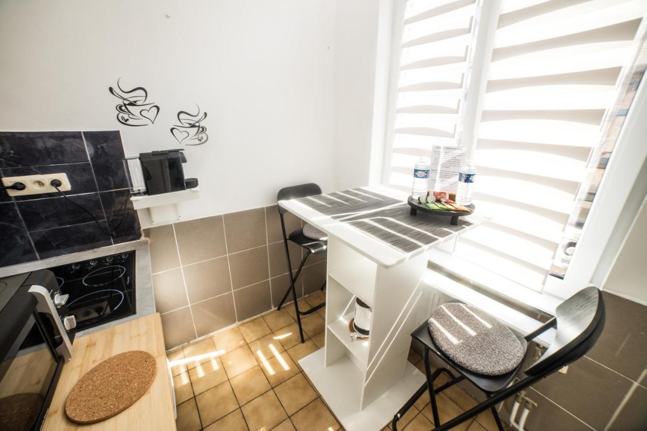 Centre Hidden Gem! For Up To 3 People Brussels