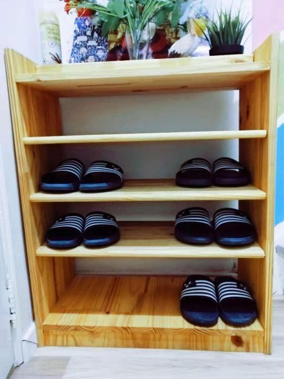 Cozy With Share The Bathroom And Kitchen