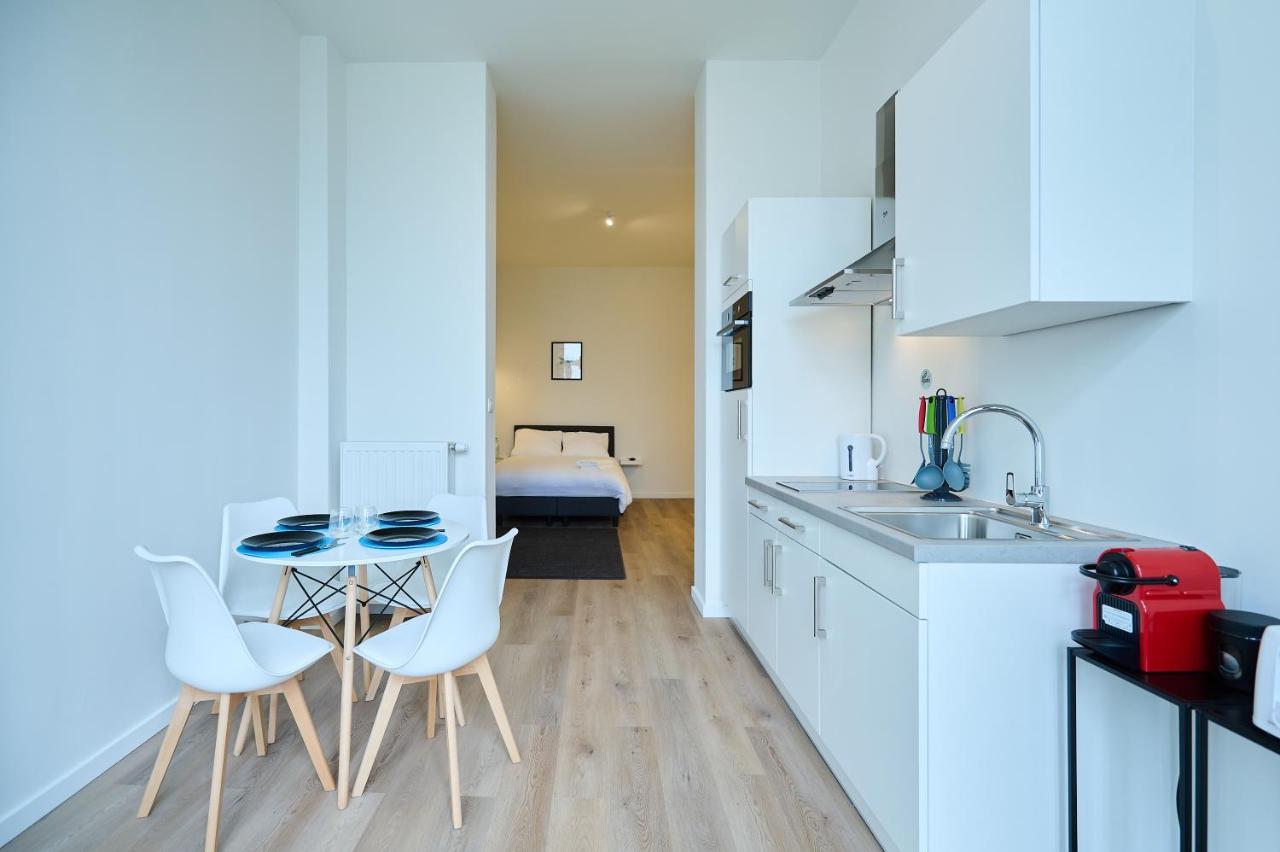 Living Apartment *