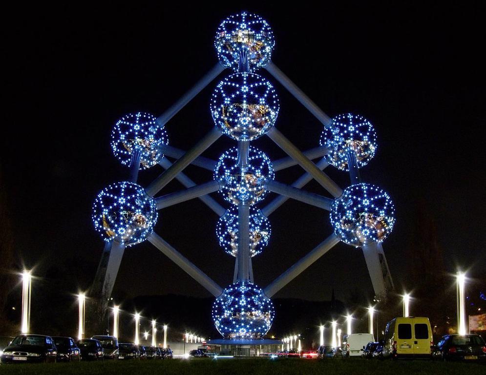 Atomium Apartment