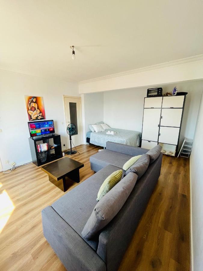 Cozy Studio Near Center Apartamento Bruxelas