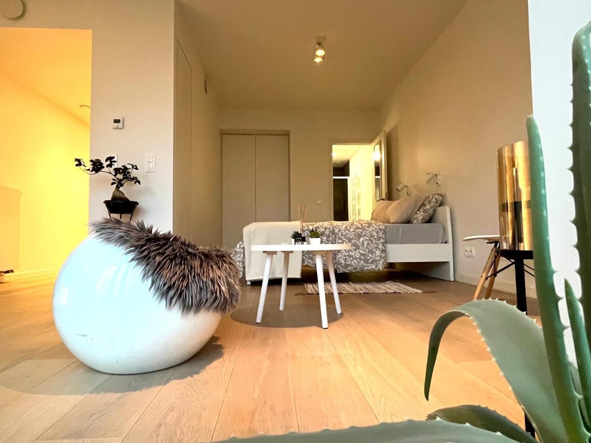 5ensational Studio - Center Apartment