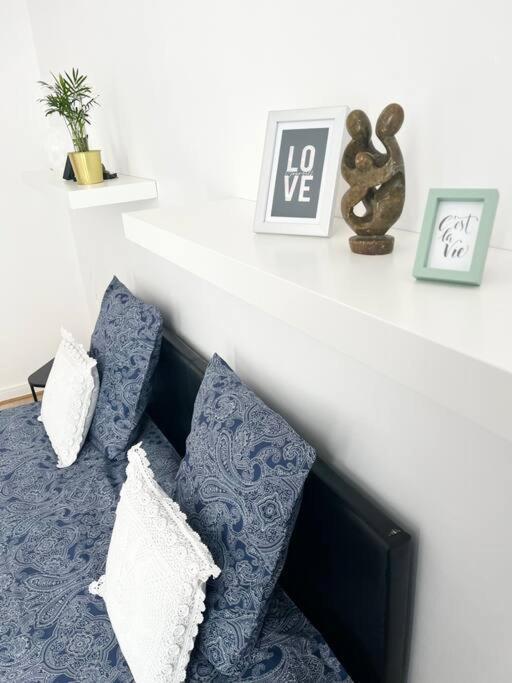Apartment Stylish Two Bedroom Flat Brussels
