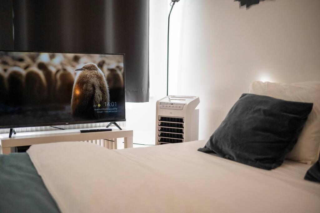 Apartment Superb 3 Bedroom & 3 Bathroom Duplex In Centre *