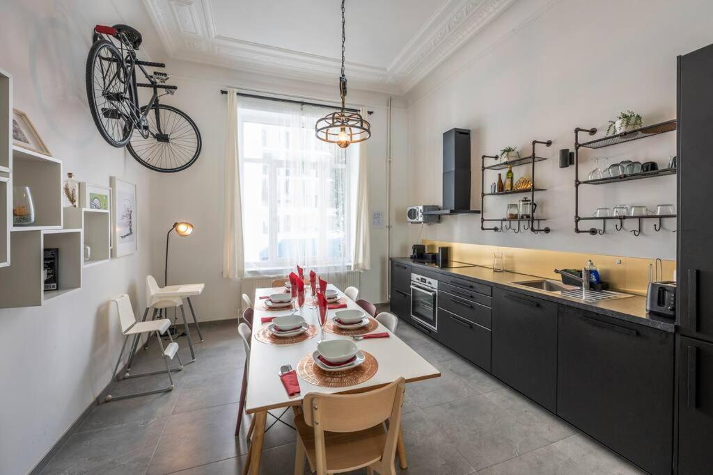 Superb 3 Bedroom & 3 Bathroom Duplex In Centre Appartement *