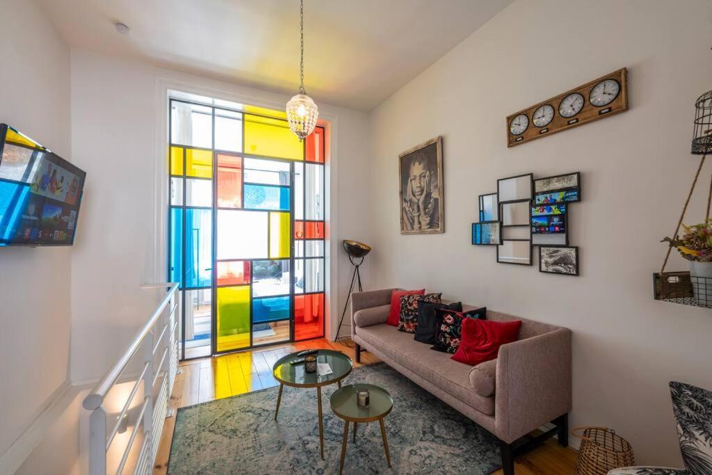 Superb 3 Bedroom & 3 Bathroom Duplex In Centre Apartment