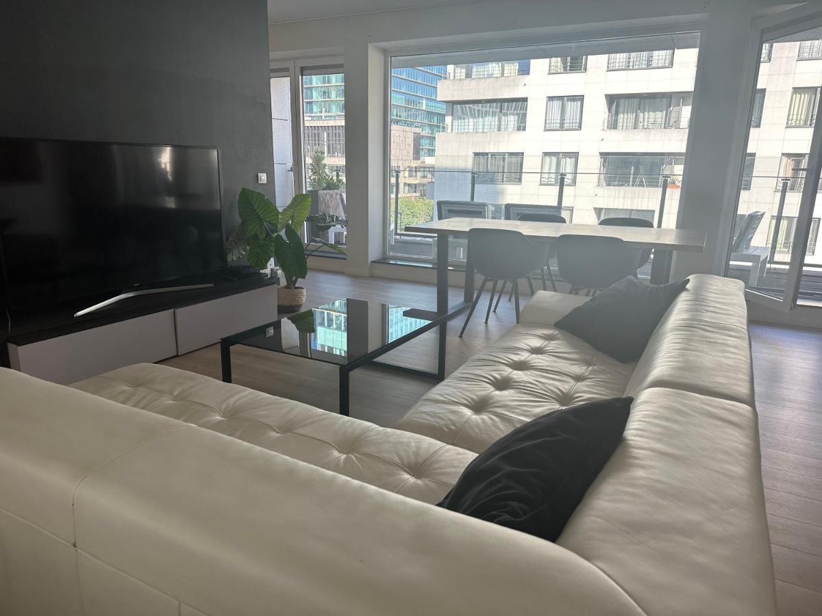 3 Bedroom In Center With Balcony View Căn hộ