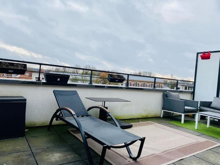 Apartment Rooftop With View *