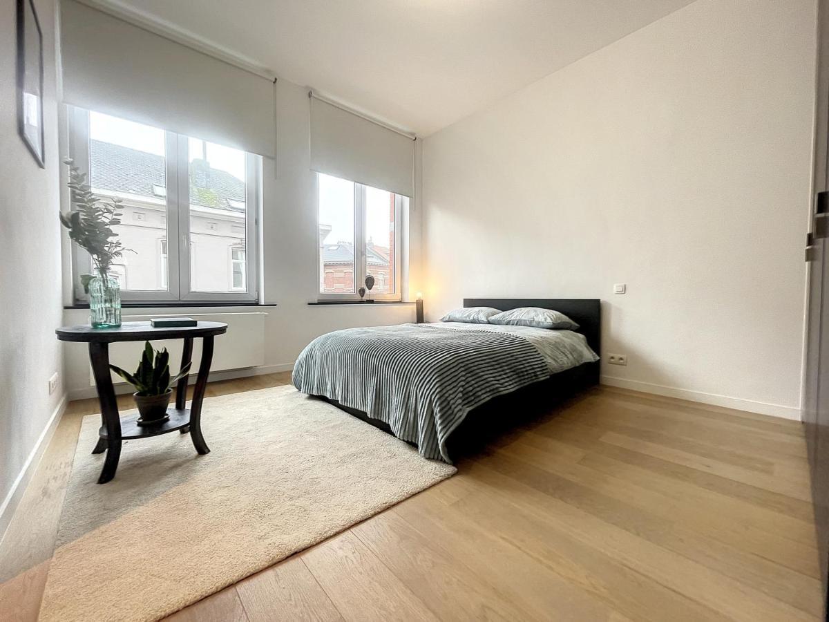 Elegant Flat Cinquantenaire *
