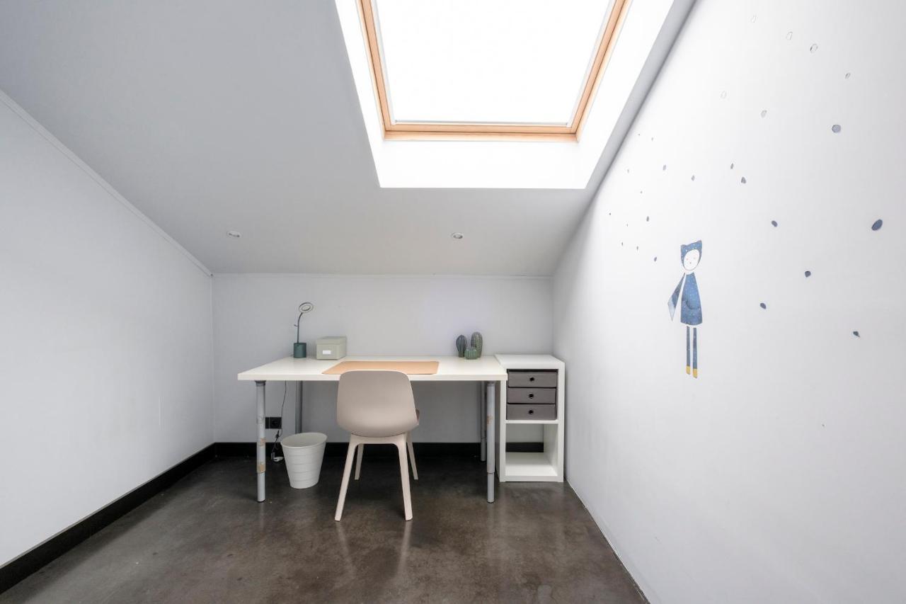 Beautiful Penthouse With Terrace Tour & Taxis * Brüssel
