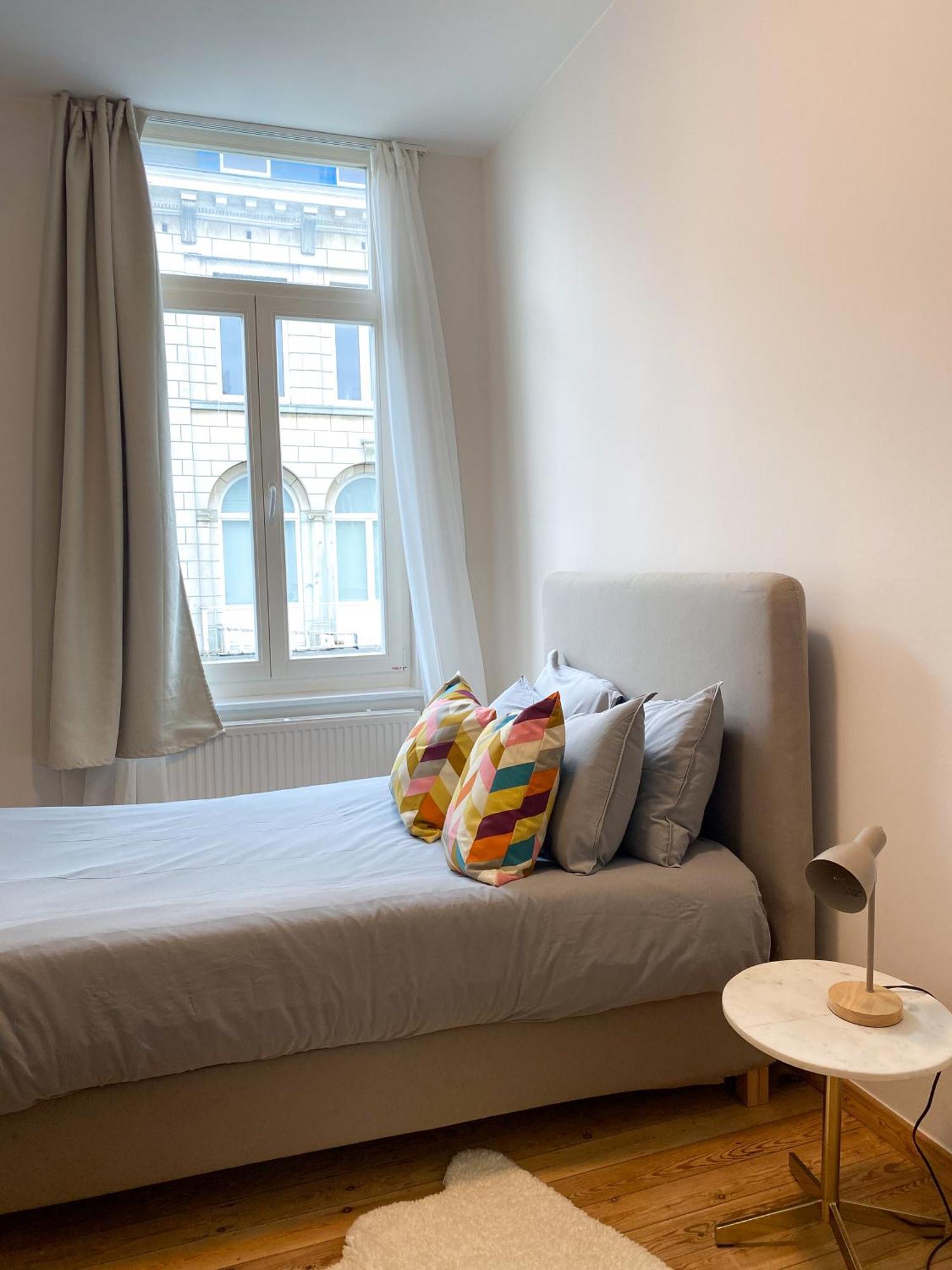 New Cozy In Porte De Hal Brussels