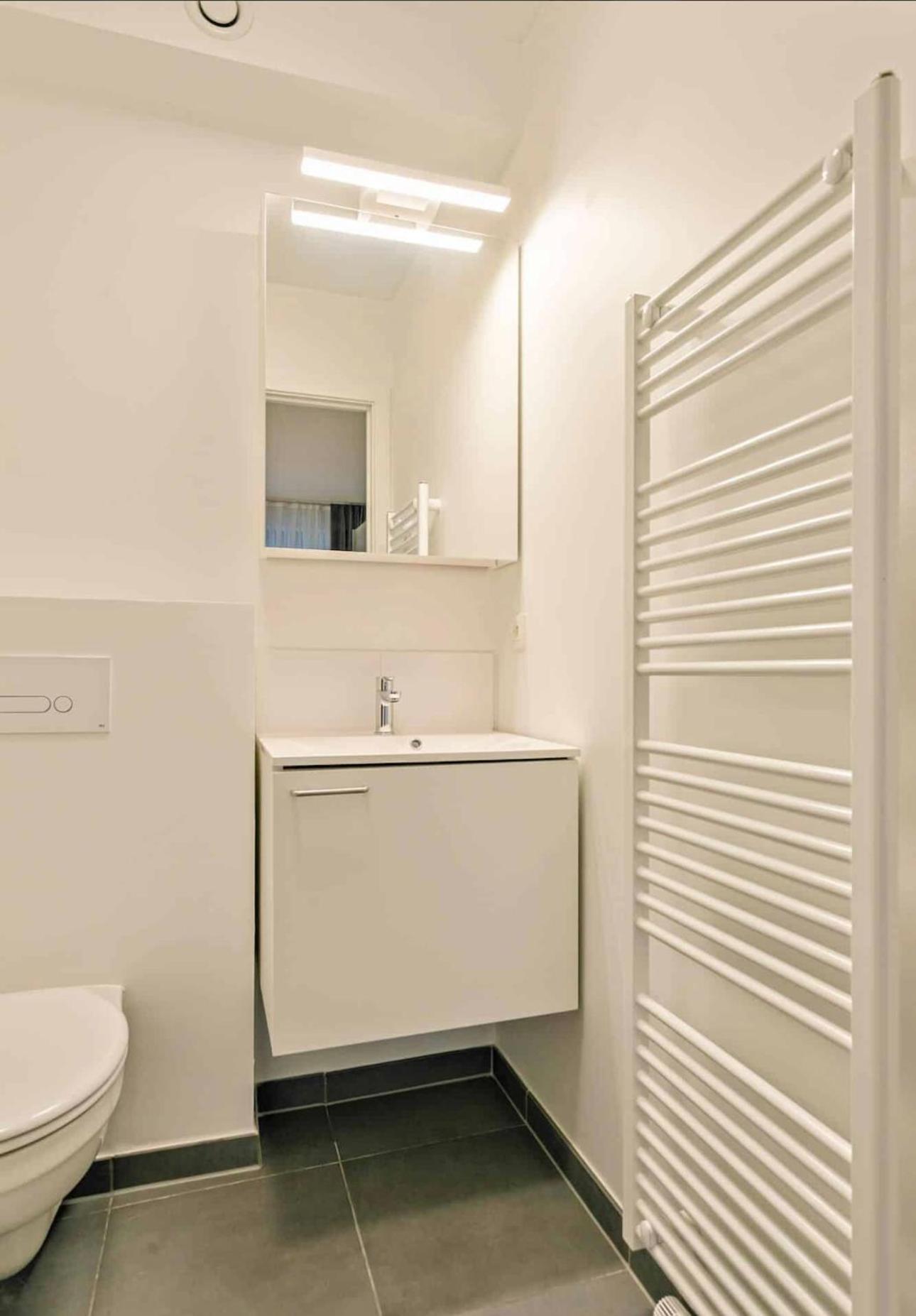 Apartment Furnished 2 Bedroom In Center *