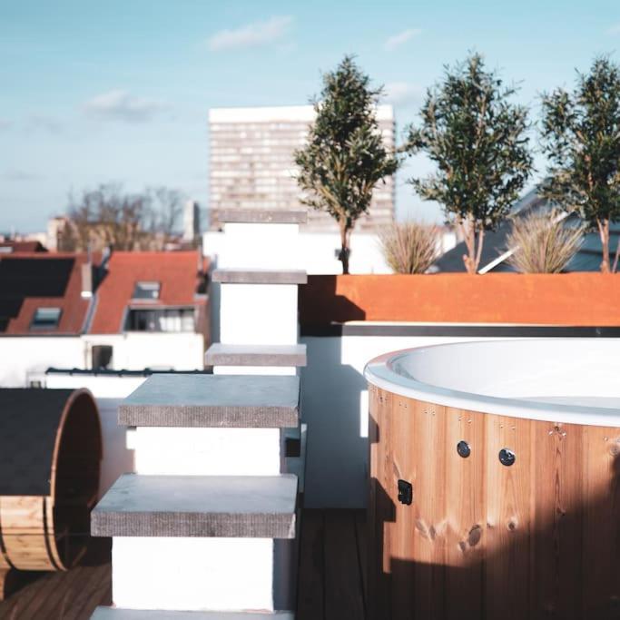 Luxury 200sqm / Hot Tub / Sauna