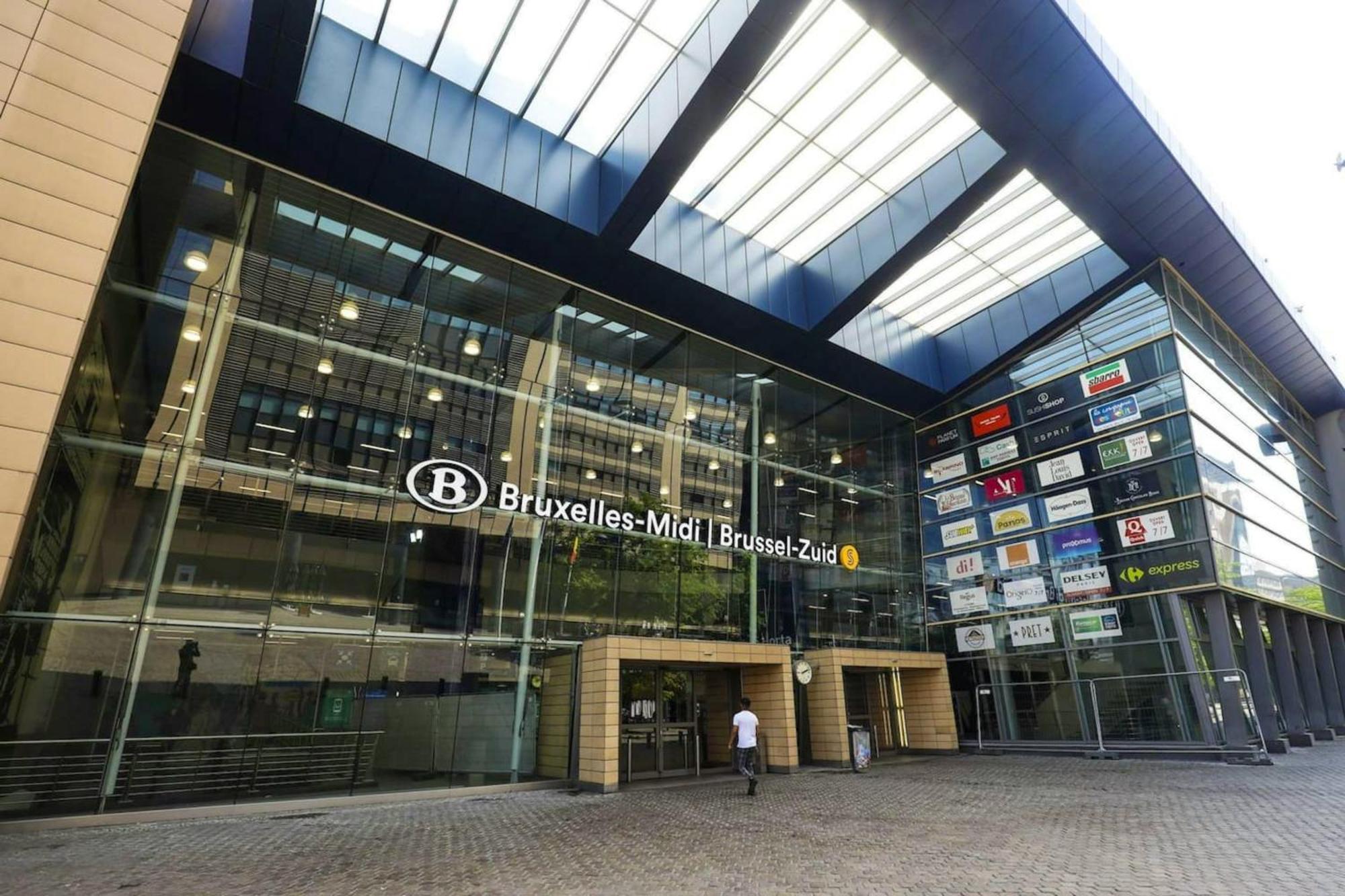 Apartment Modern In Molenbeek Saint Jean / 77 M² / Parking