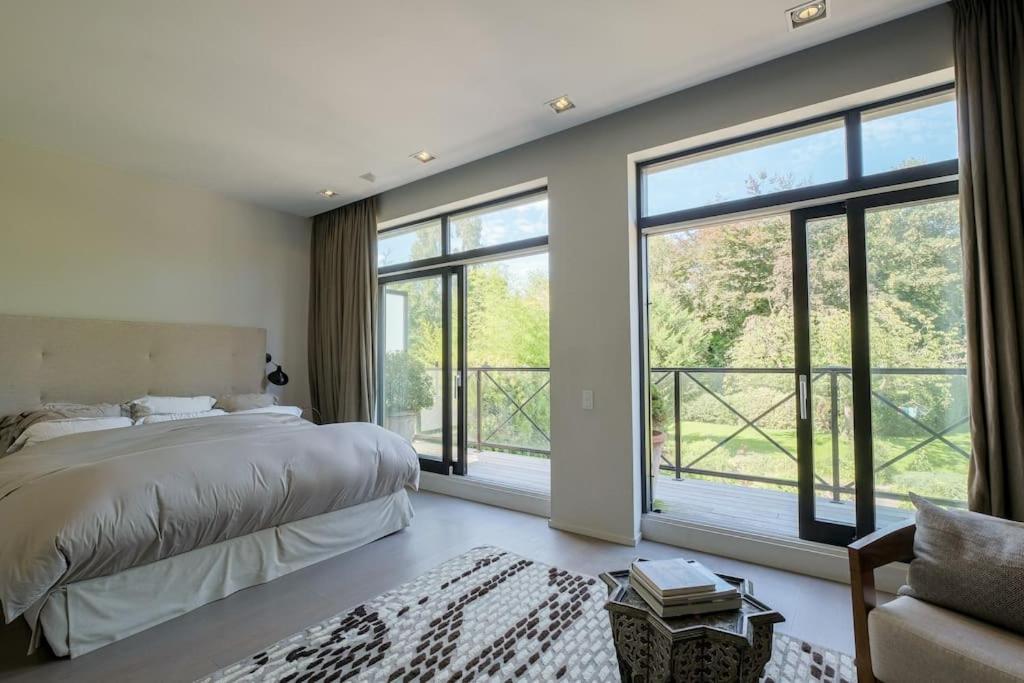1000m2 With Indoor Pool *