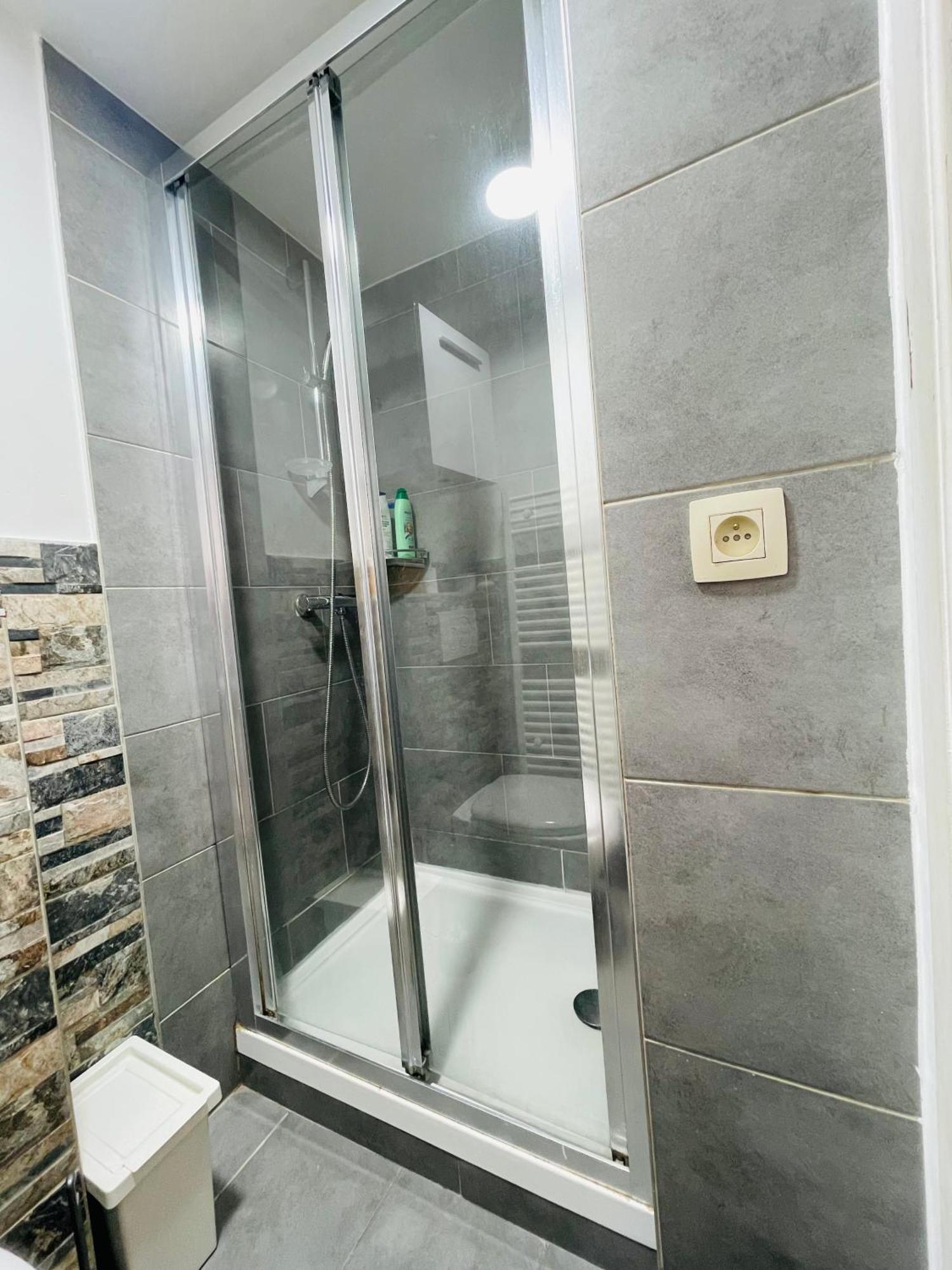 Quiet And Colorfull Flat In The Center Of *