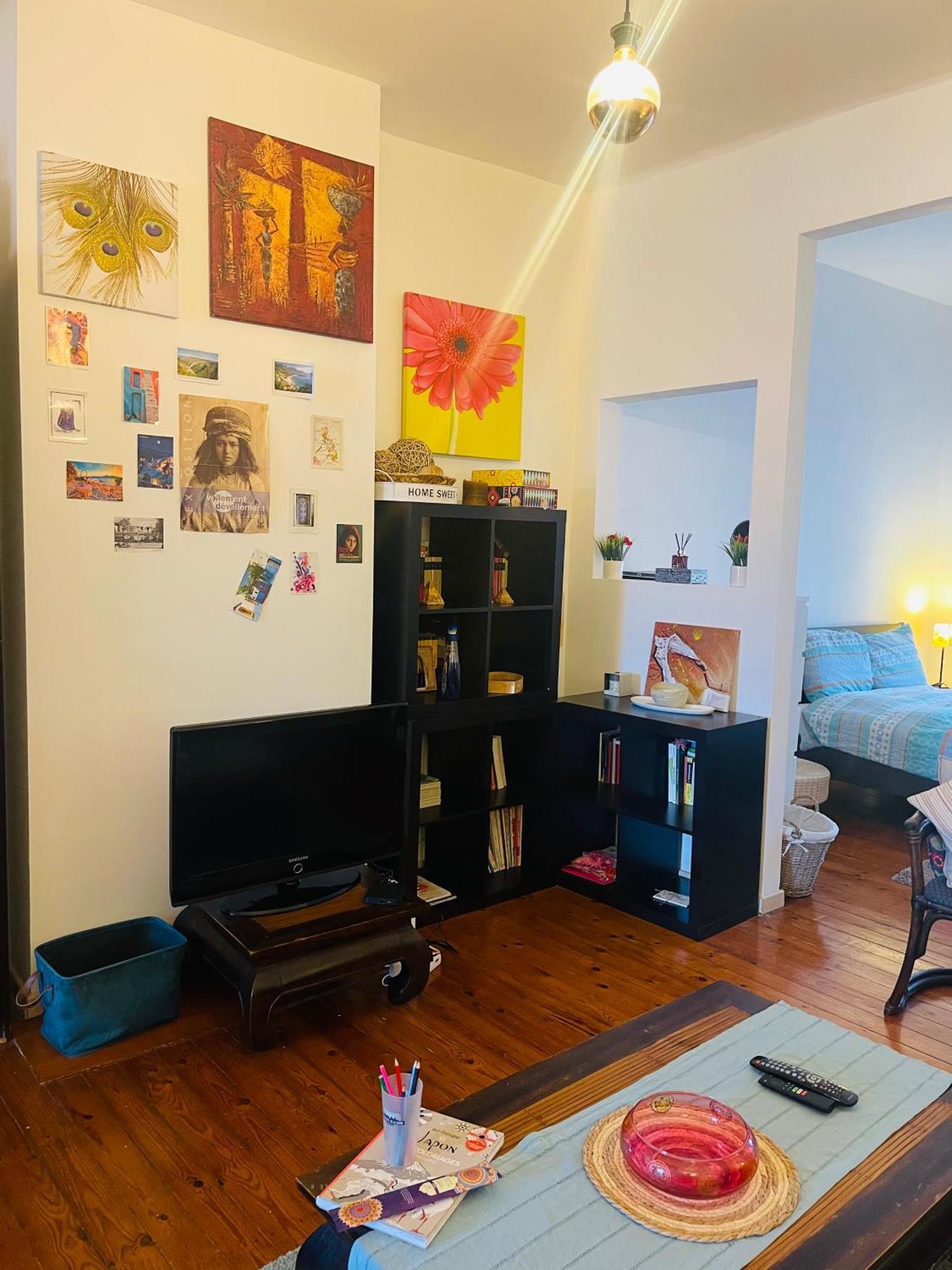 Quiet And Colorfull Flat In The Center Of Apartment *