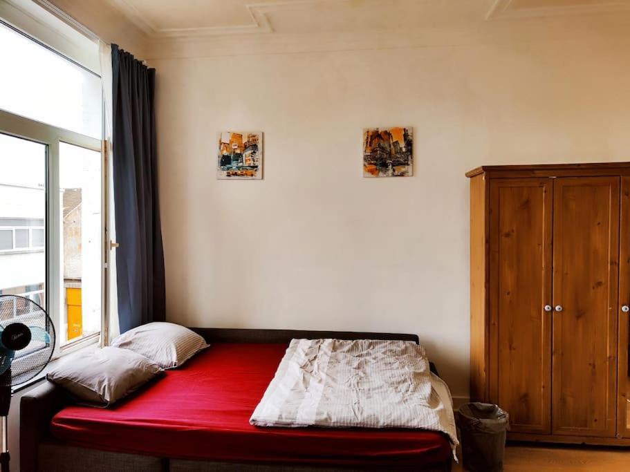 Appartement Studio Entier Avec Balcon - Tour Et Taxis Brussel