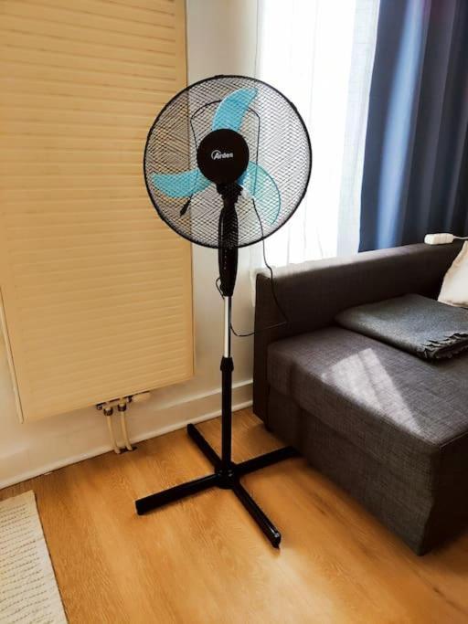 Studio Entier Avec Balcon - Tour Et Taxis *