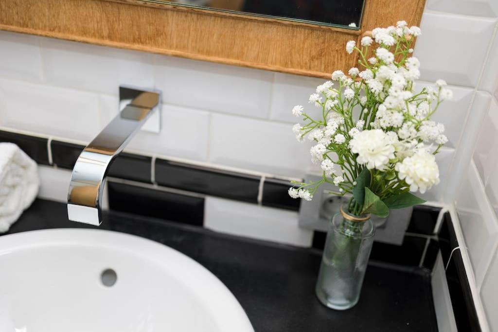 Luxury: 3br, Prime Location *