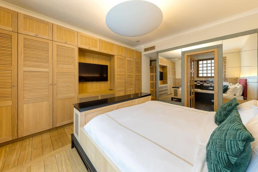 Apartment Luxury: 3br, Prime Location