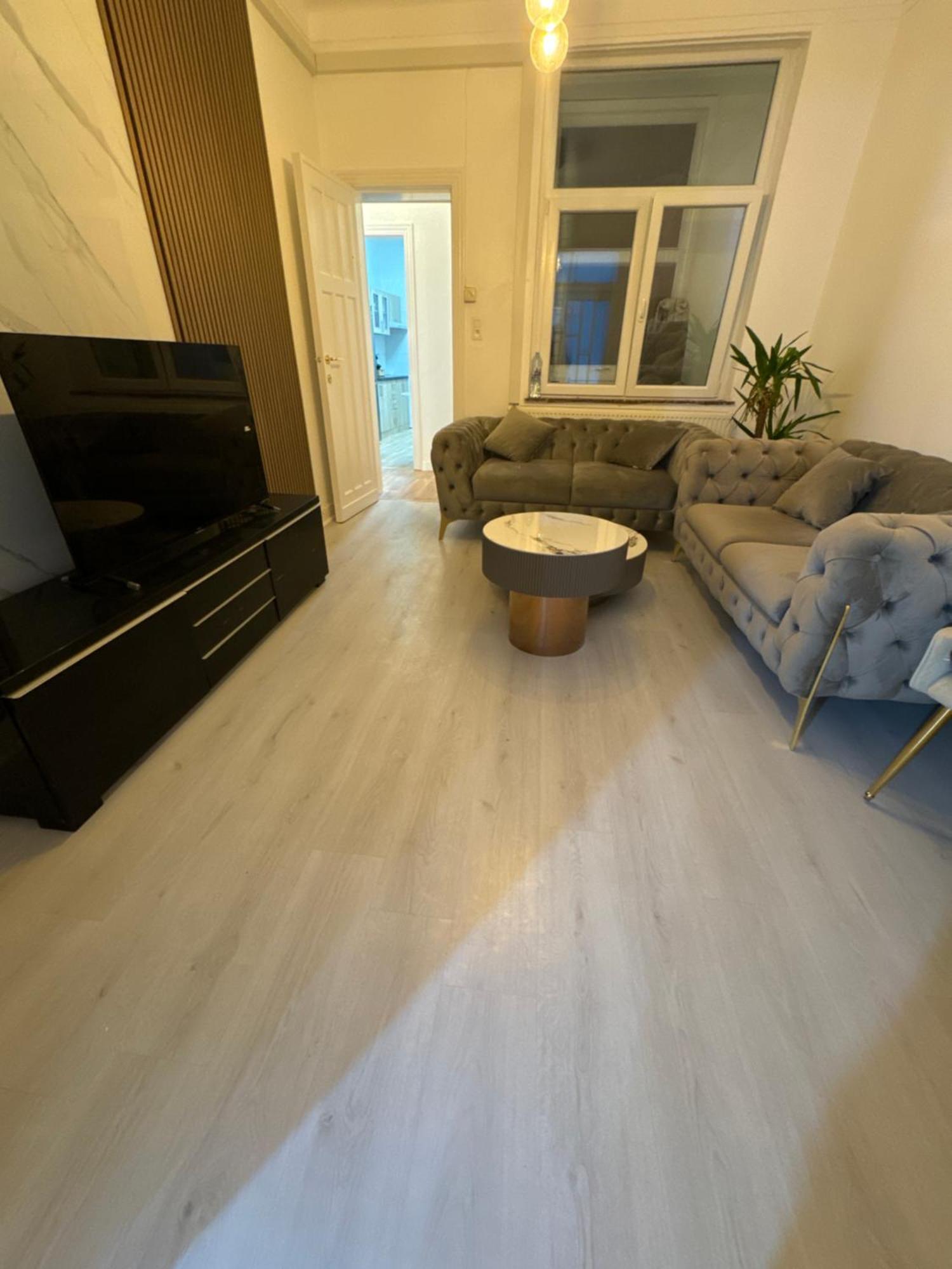 2 Luxueuse A Jette Apartment
