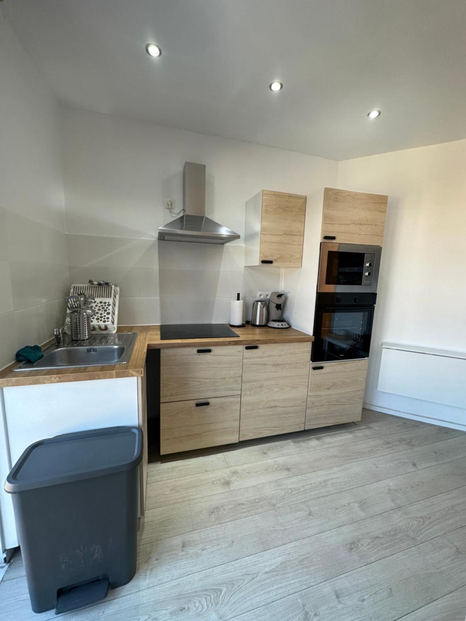 Immeuble Au Coeur De : Vivez L'experience Unique De La Rue Verbist Apartment