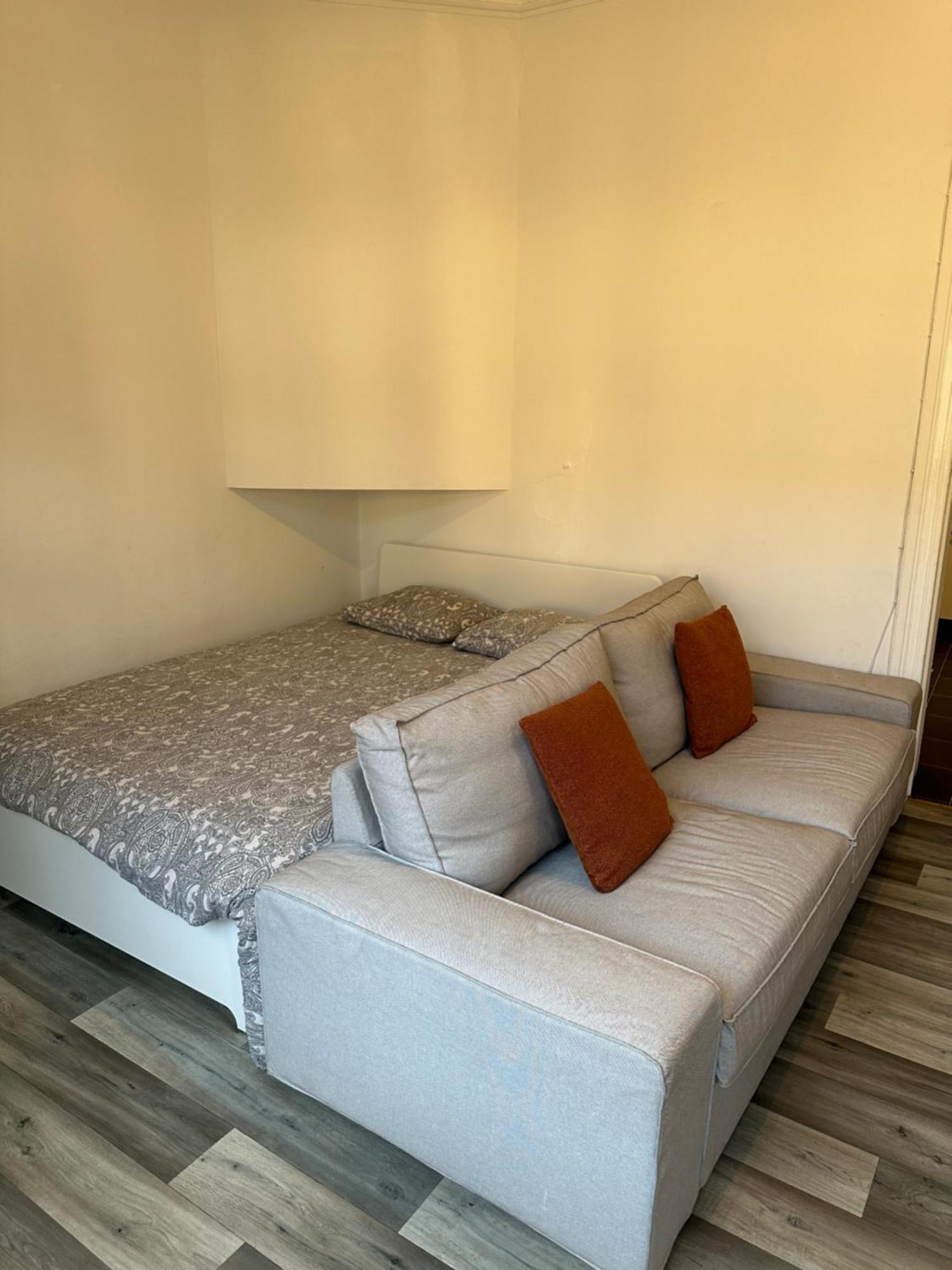 Apartment Immeuble Au Coeur De : Vivez L'experience Unique De La Rue Verbist *