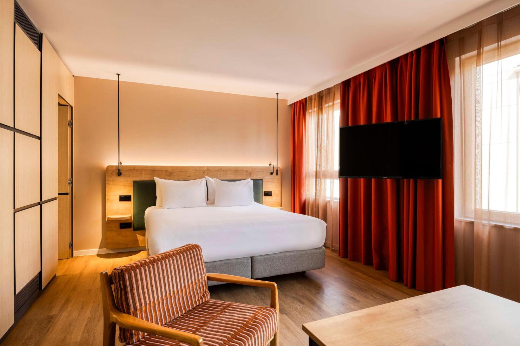 Hotel Hilton Garden City Centre 4*