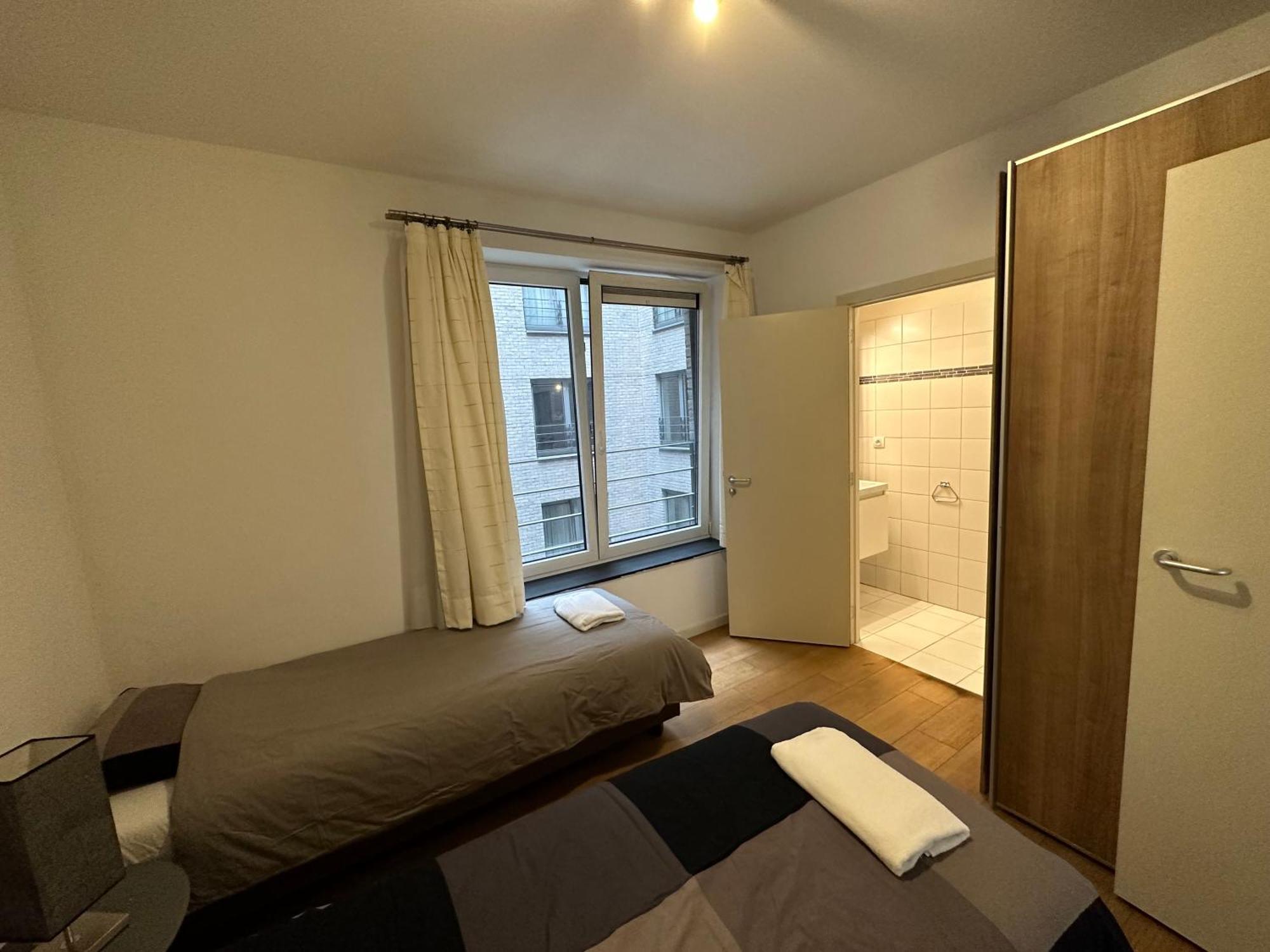 3 Bedroom In Center With Balcony View Căn hộ