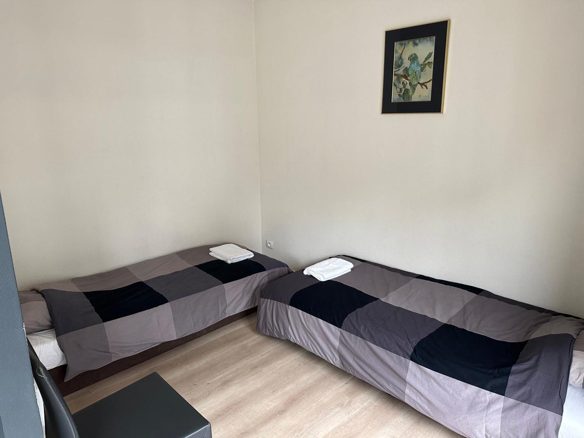 Căn hộ 3 Bedroom In Center With Balcony View
