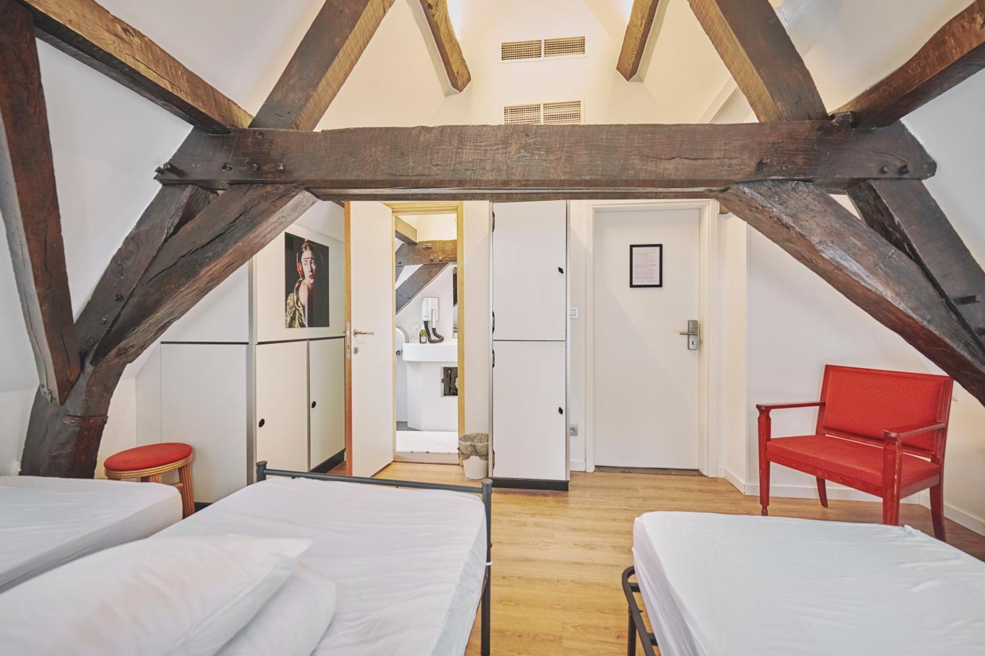 The Classic By 2go4 Grand Place Hostel *