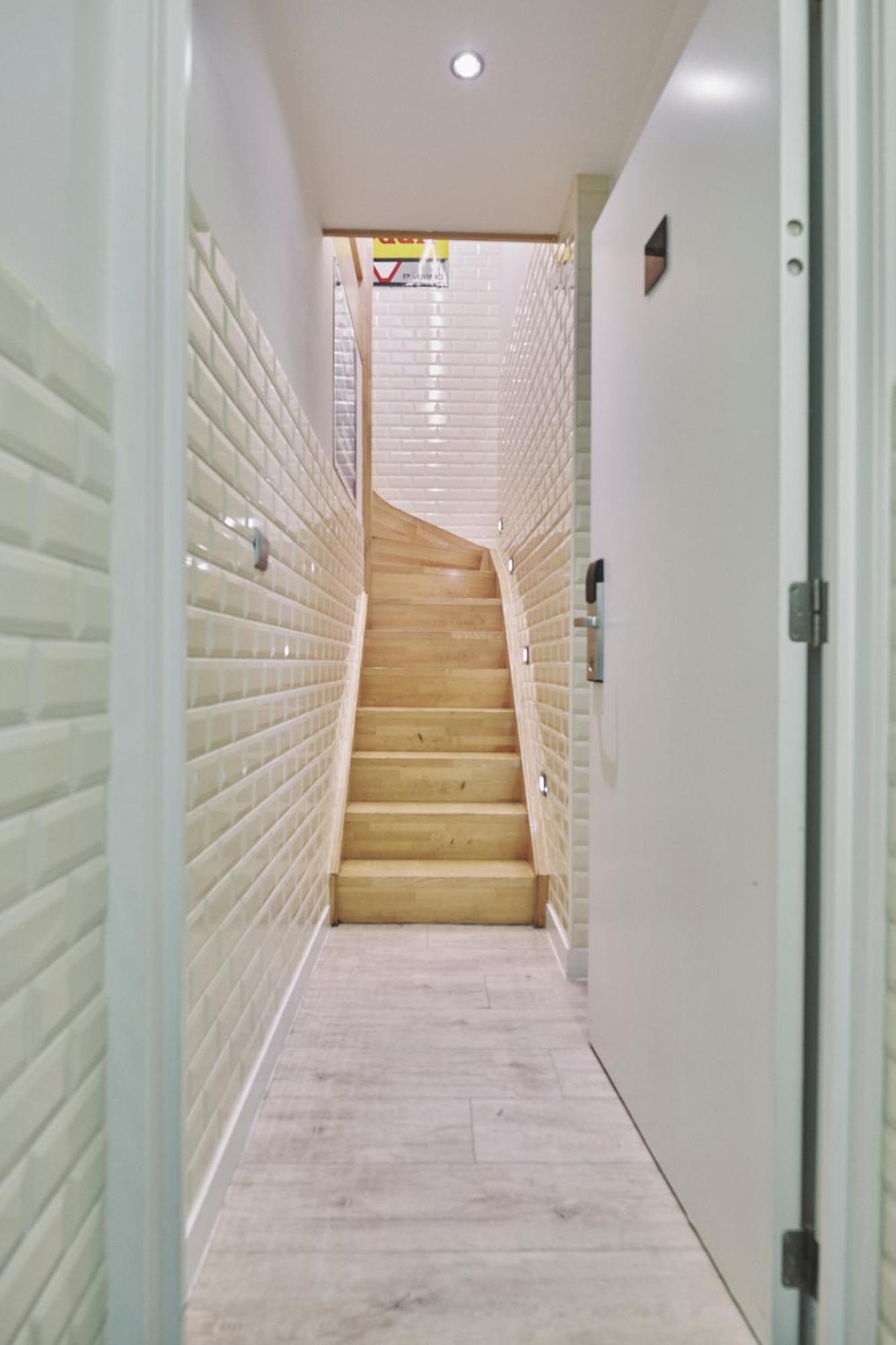Hostel The Legacy By 2go4 Center