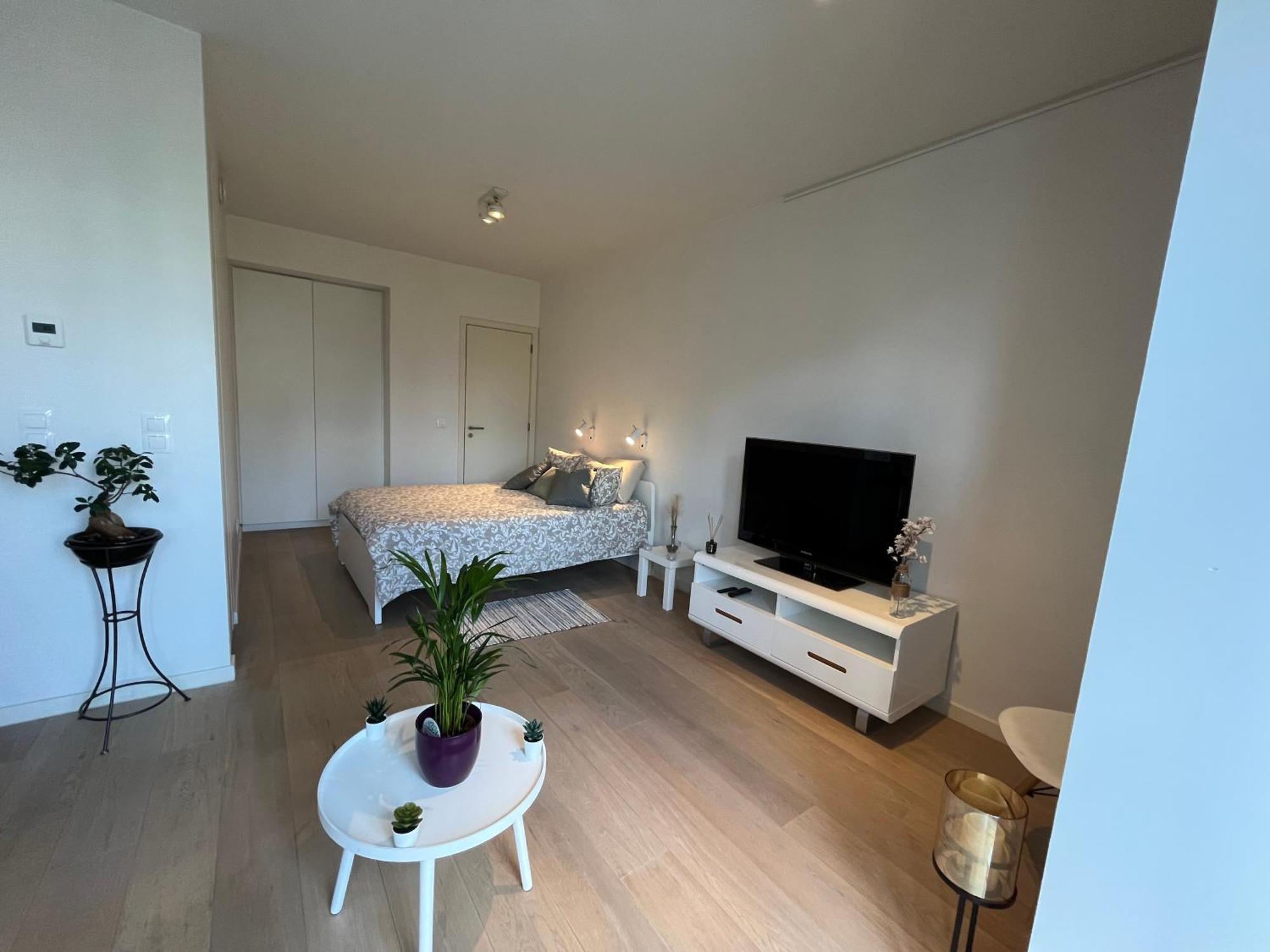 5ensational Studio - Center Apartment *