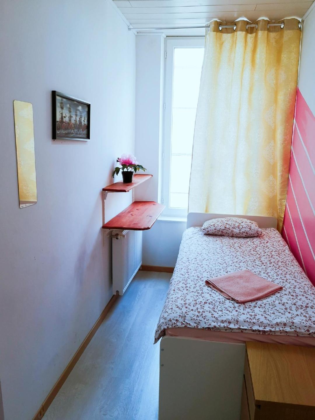 A Private For Backpacker Share Bathroom Brussels