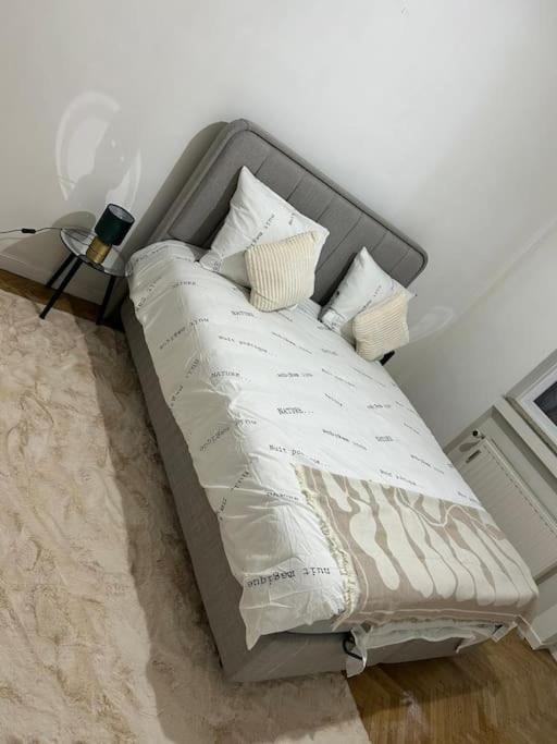 Centre - Ixelles - Avenue Louise - Chic Apartment Brussels